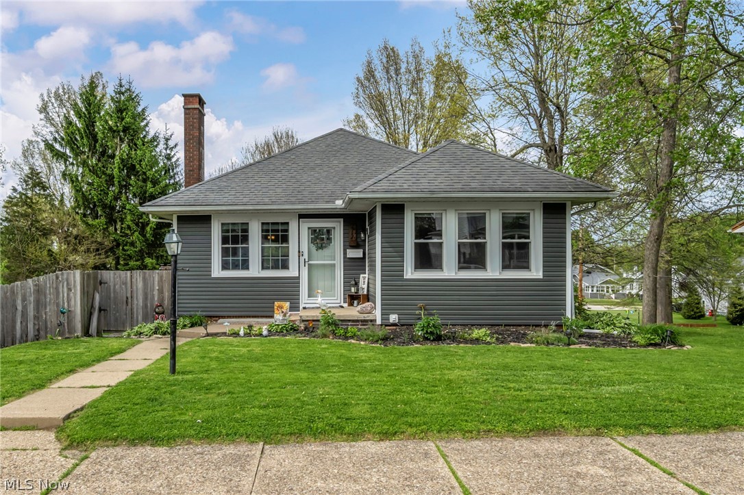 275 4th Street Southwest Brewster, OH 44613 - Photo 2 of 50
