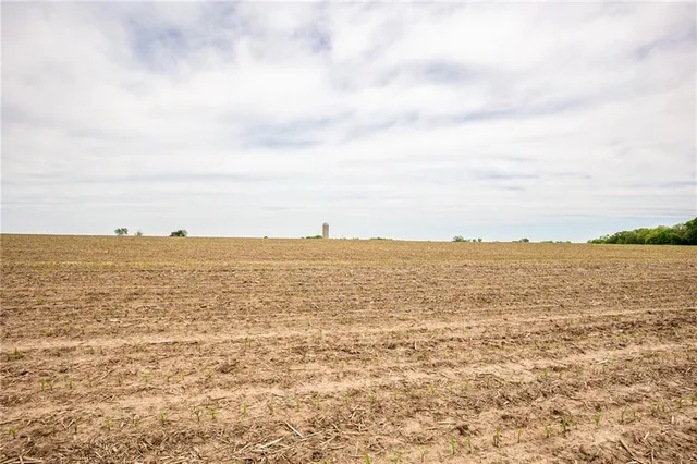$1,331,000 | 1051 Eisenhower Road, Princeton, KS 66078