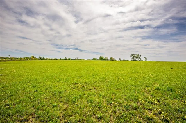 $1,331,000 | 1051 Eisenhower Road, Princeton, KS 66078