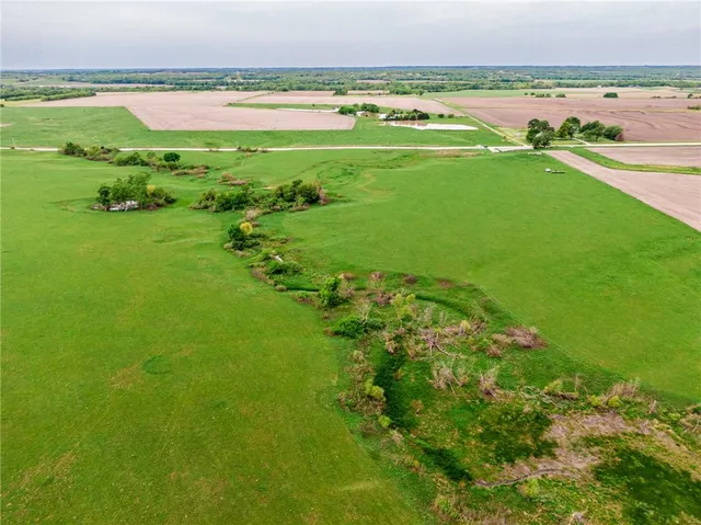 $1,331,000 | 1051 Eisenhower Road, Princeton, KS 66078