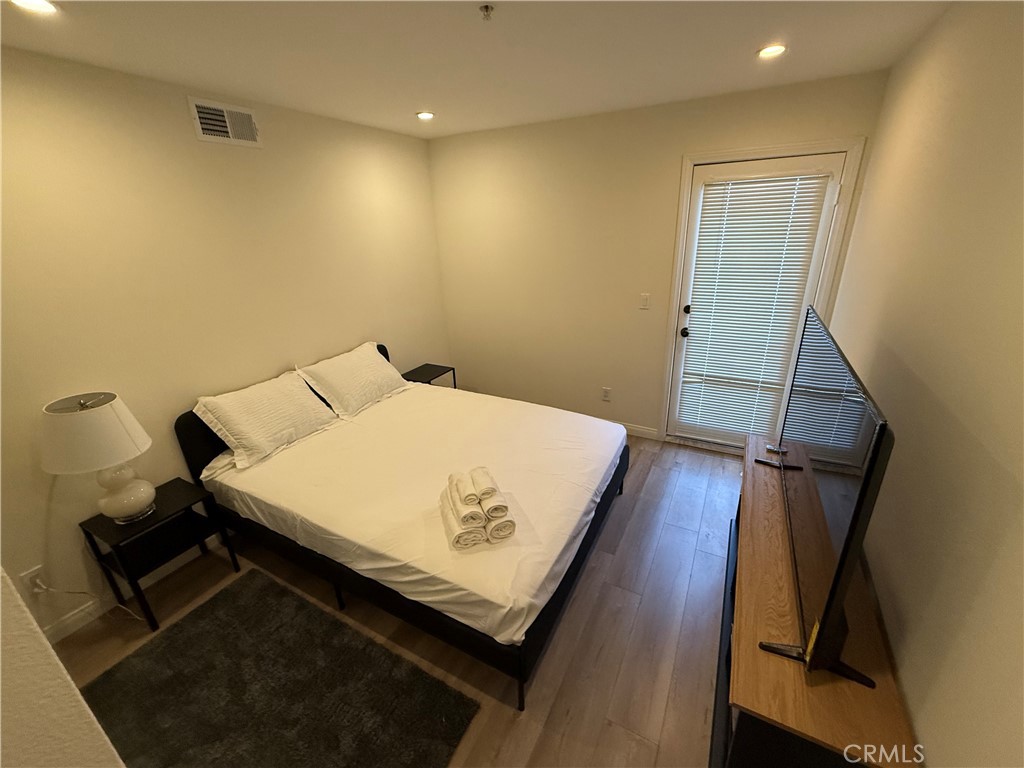 116 West Maple Street, Unit 6 Glendale, CA 91204 - Photo 13 of 19 BED 2