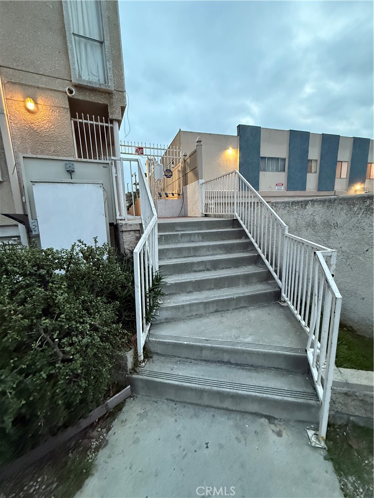 116 West Maple Street, Unit 6 Glendale, CA 91204 - Photo 2 of 19