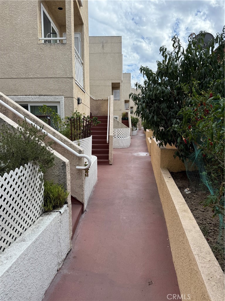 116 West Maple Street, Unit 6 Glendale, CA 91204 - Photo 3 of 19