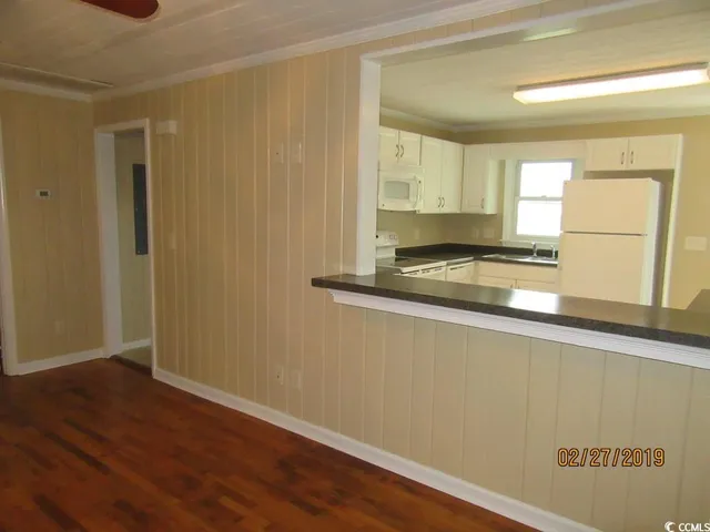 $1,750 | 205 5th Avenue North, Unit UPSTAIRS, North Myrtle Beach, SC 29582