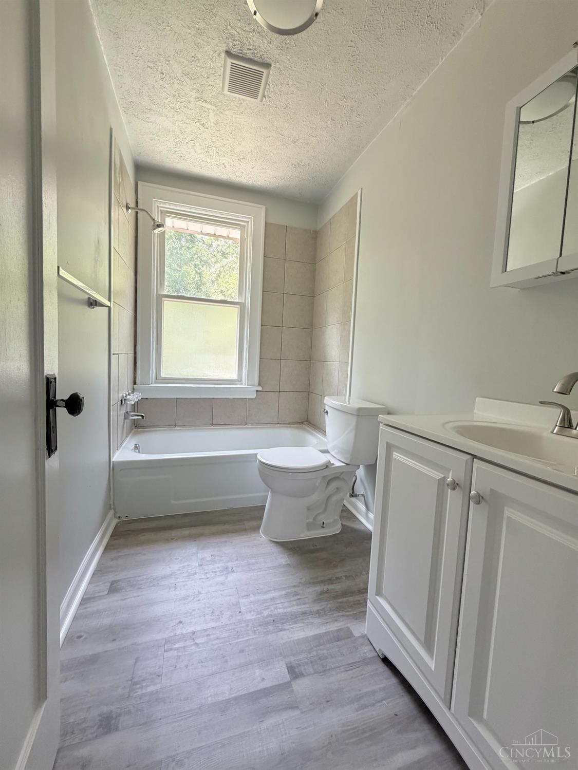 1239 Rutledge Avenue Cincinnati, OH 45205 - Photo 5 of 7