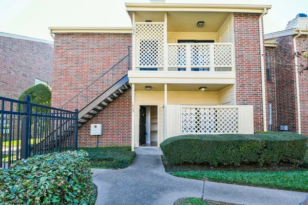 $1,250 | 2121 El Paseo Street, Unit 1805, Houston, TX 77054