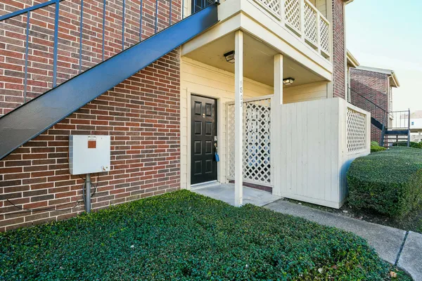 $1,250 | 2121 El Paseo Street, Unit 1805, Houston, TX 77054