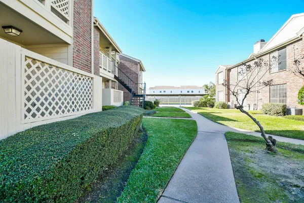 $1,250 | 2121 El Paseo Street, Unit 1805, Houston, TX 77054