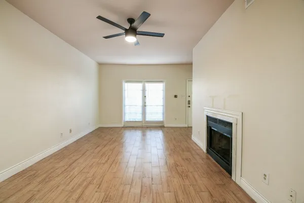 $1,250 | 2121 El Paseo Street, Unit 1805, Houston, TX 77054