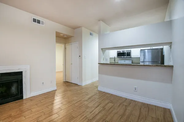 $1,250 | 2121 El Paseo Street, Unit 1805, Houston, TX 77054