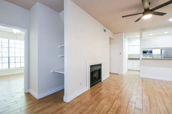 $1,250 | 2121 El Paseo Street, Unit 1805, Houston, TX 77054