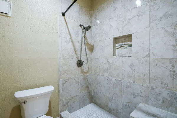 $1,250 | 2121 El Paseo Street, Unit 1805, Houston, TX 77054