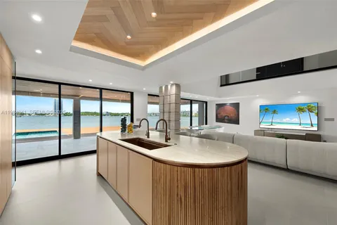 $13,995,000 | 3209 Northeast 169th Street, North Miami Beach, FL 33160