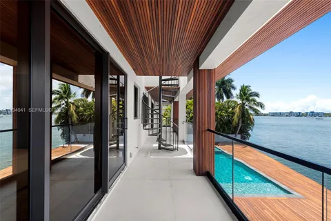 $13,995,000 | 3209 Northeast 169th Street, North Miami Beach, FL 33160