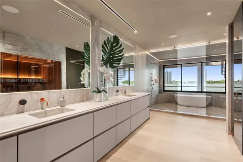 $13,995,000 | 3209 Northeast 169th Street, North Miami Beach, FL 33160