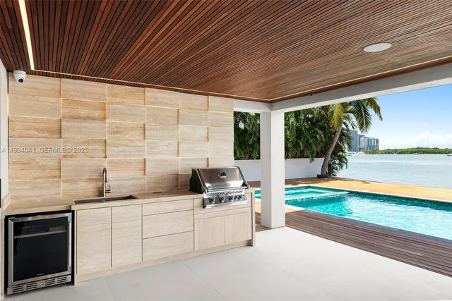 $13,995,000 | 3209 Northeast 169th Street, North Miami Beach, FL 33160