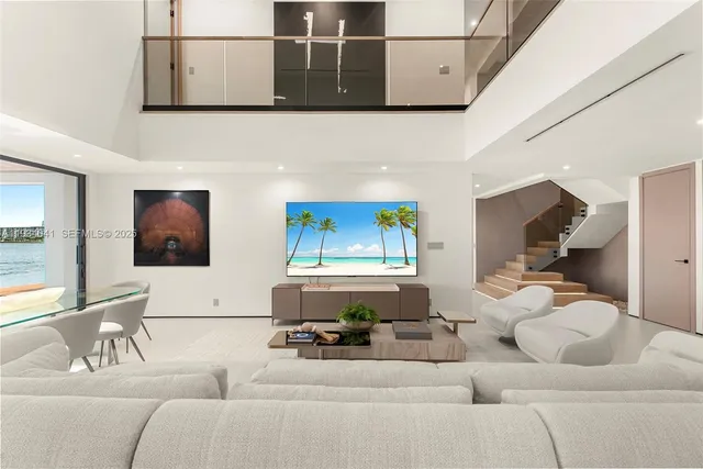 $13,995,000 | 3209 Northeast 169th Street, North Miami Beach, FL 33160