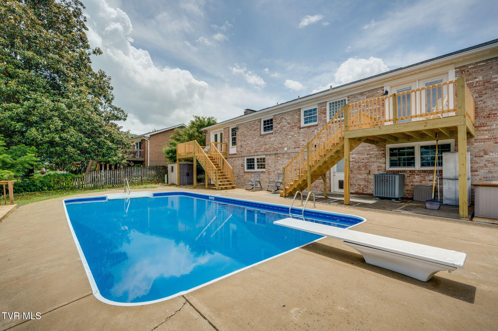 2125 Bonaire Road Kingsport, TN 37660 - Photo 37 of 49 034