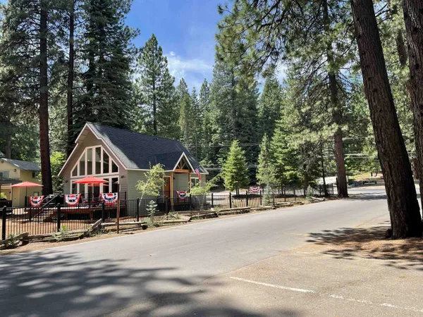 $650,000 | 1102 Peninsula Drive, Lake Almanor, CA 96137