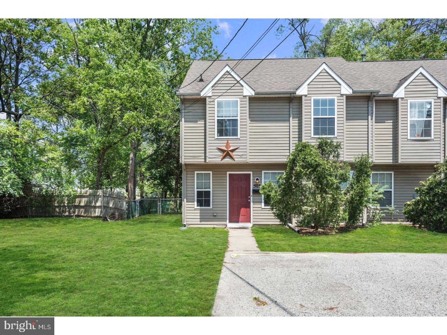 505 South Fairview Street Riverside, NJ 08075 - Photo 1 of 19 Front Yard