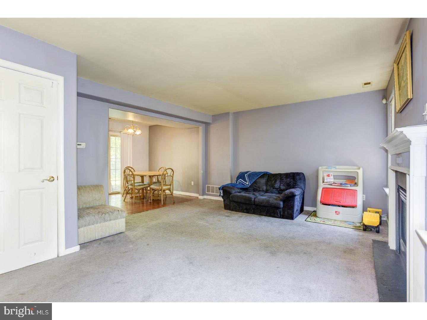 505 South Fairview Street Riverside, NJ 08075 - Photo 3 of 19 Family Room