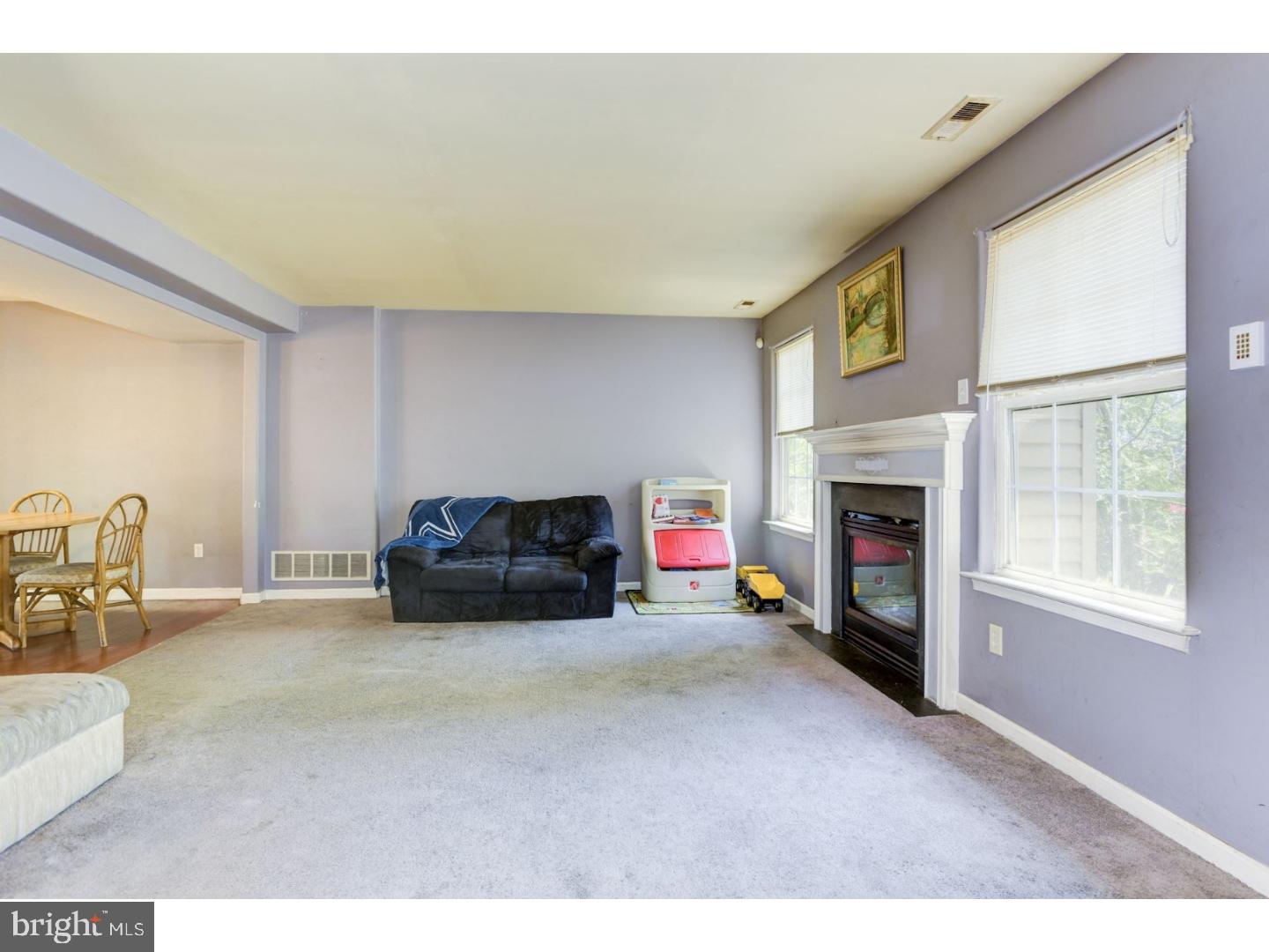 505 South Fairview Street Riverside, NJ 08075 - Photo 4 of 19 Family Room