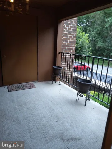 a bench is sitting in the middle of a park