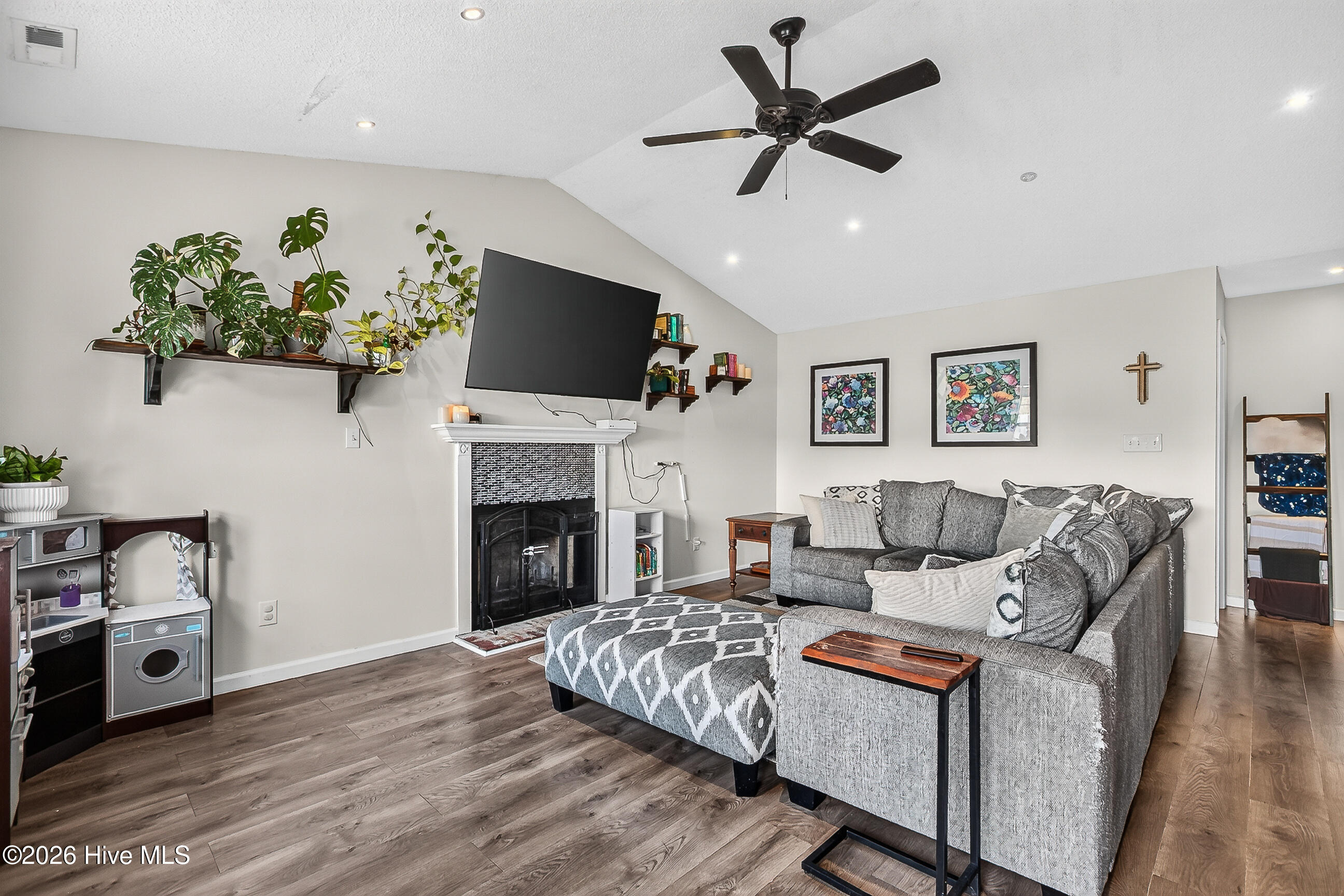 484 Sand Ridge Road Hubert, NC 28539 - Photo 4 of 37 Gallery Image 4