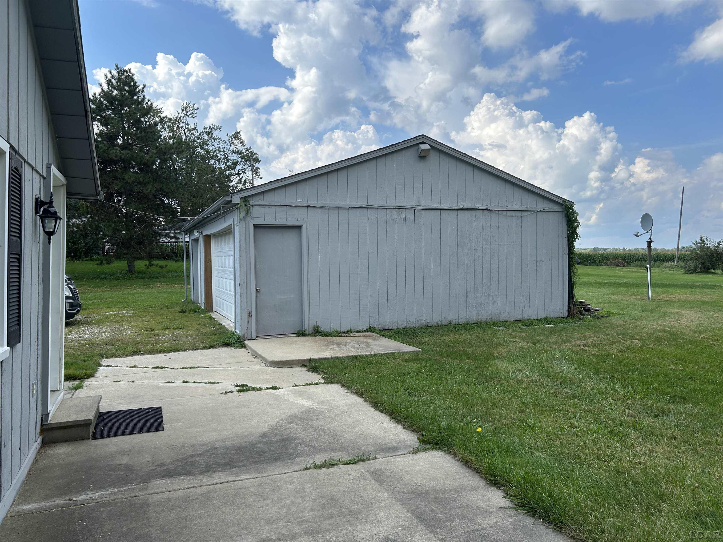 9790 Stoddard Road Adrian, MI 49221 - Photo 8 of 28 50121389-7.JPG