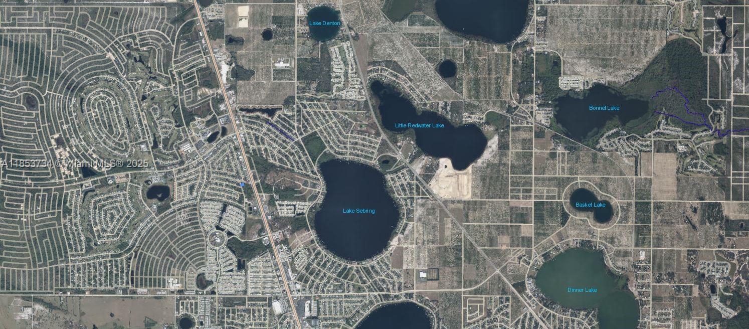 4006 Florida Sebring, FL 33872 - Photo 3 of 21 a bathroom with a shower