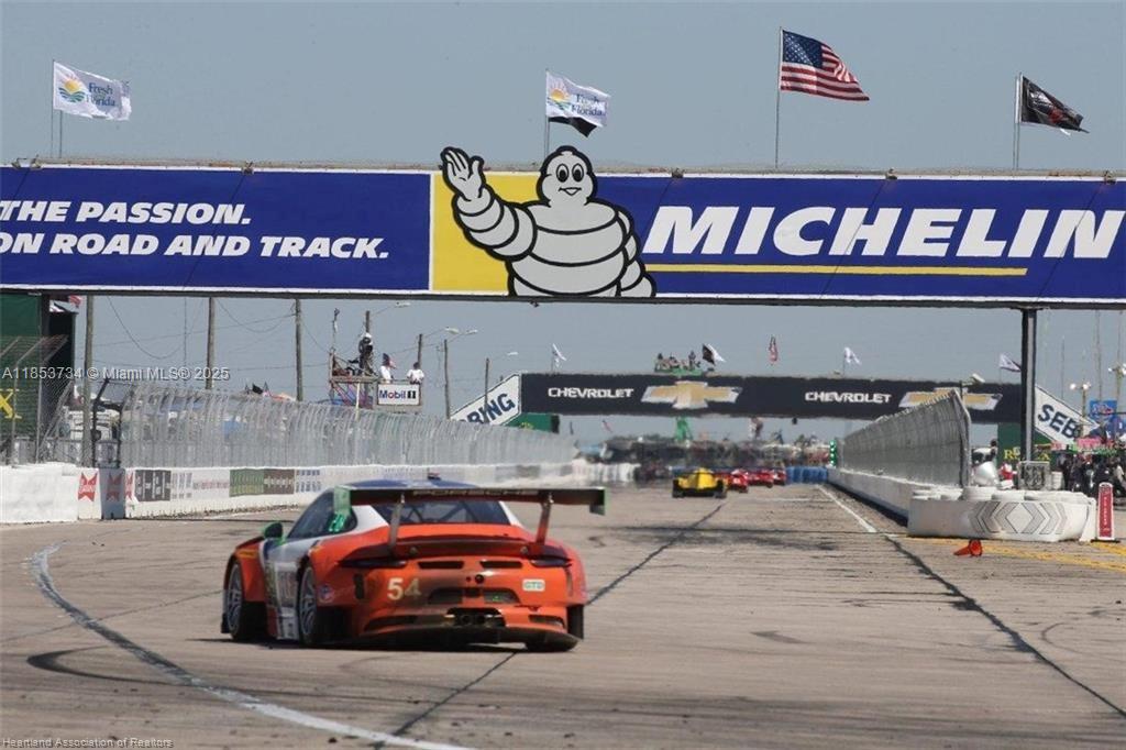 4006 Florida Sebring, FL 33872 - Photo 4 of 21 a car parked in front of a store