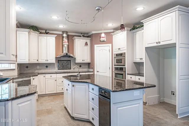 $890,000 | 115 Rachels Point Road, West End, NC 27376