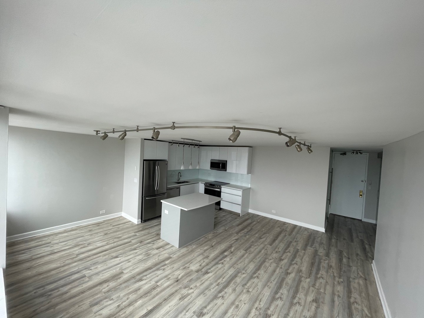 655 West Irving Park Road, Unit 3313 Chicago, IL 60613 - Photo 9 of 26