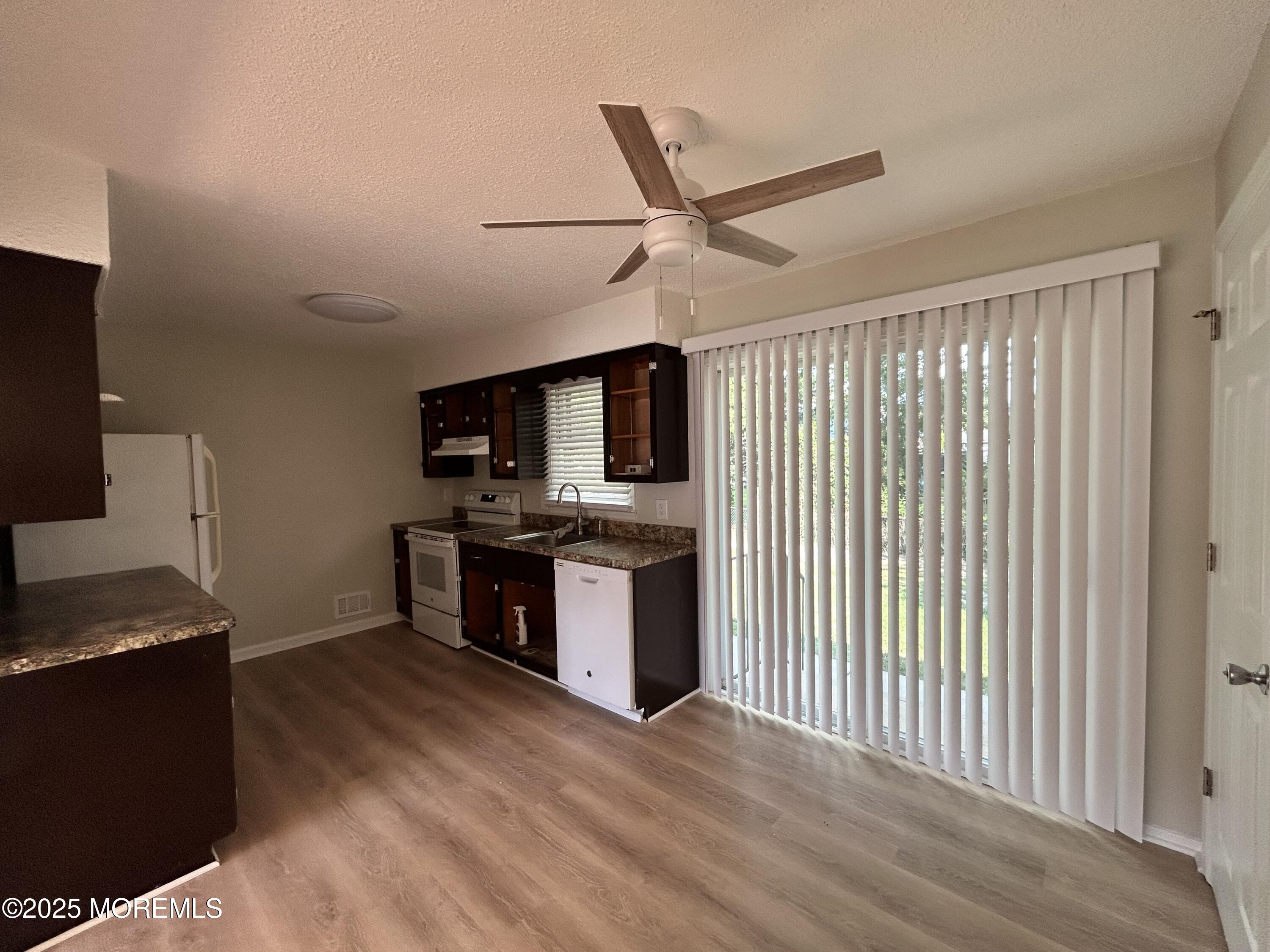 315 Constitution Drive Forked River, NJ 08731 - Photo 7 of 23 KitchenDining2