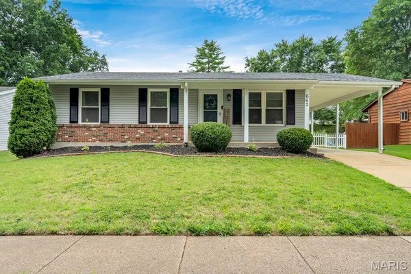 $279,900 | 662 Green Forest Drive, Fenton, MO 63026