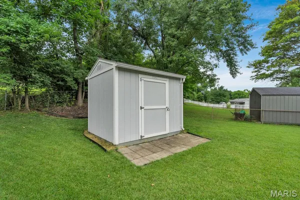 $279,900 | 662 Green Forest Drive, Fenton, MO 63026