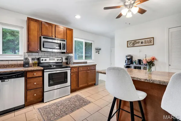 $279,900 | 662 Green Forest Drive, Fenton, MO 63026