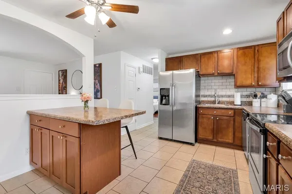 $279,900 | 662 Green Forest Drive, Fenton, MO 63026