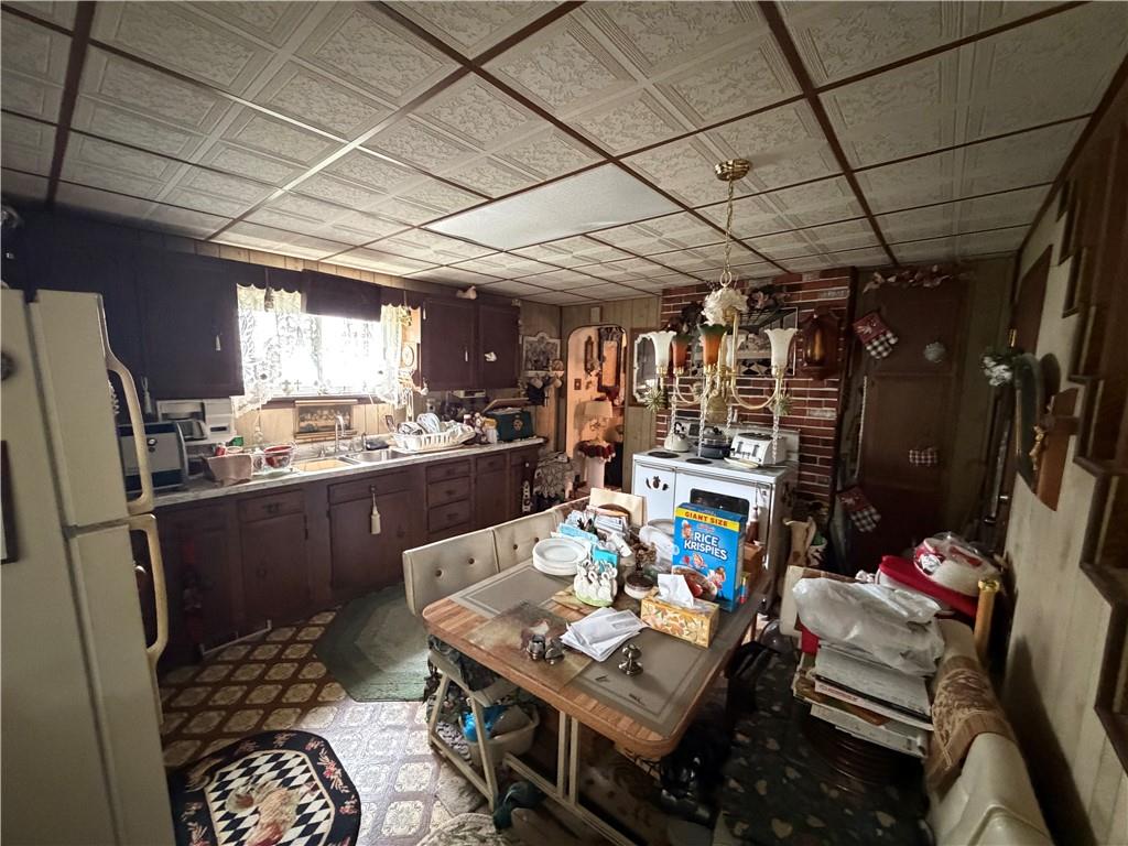 256 Leckrone-Highhouse Road McClellandtown, PA 15458 - Photo 14 of 27
