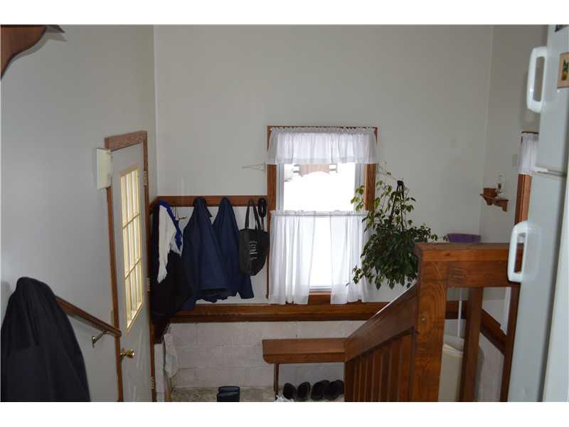 8905 Grove Road Guys Mills, PA 16327 - Photo 7 of 20 Entry/Foyer.