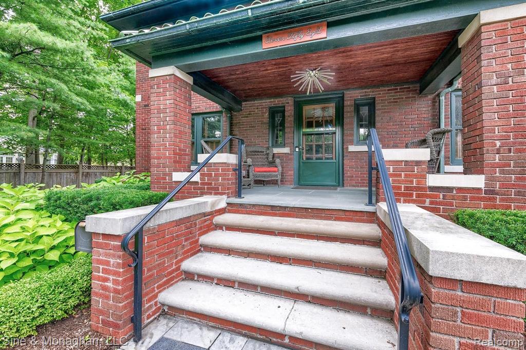 1158 West Maple Road Birmingham, MI 48009 - Photo 2 of 77