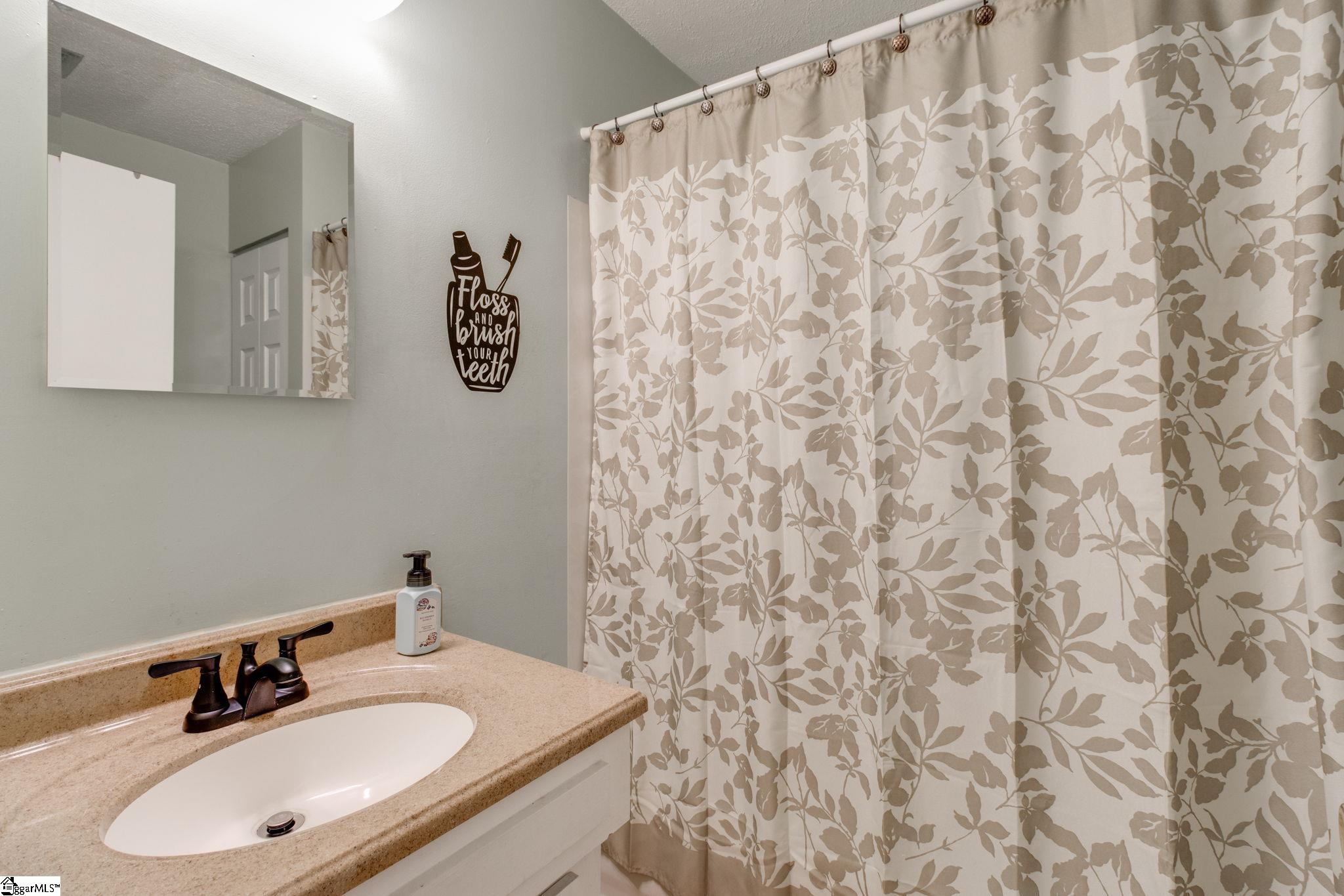 309 Jamestown Road Easley, SC 29640 - Photo 19 of 36