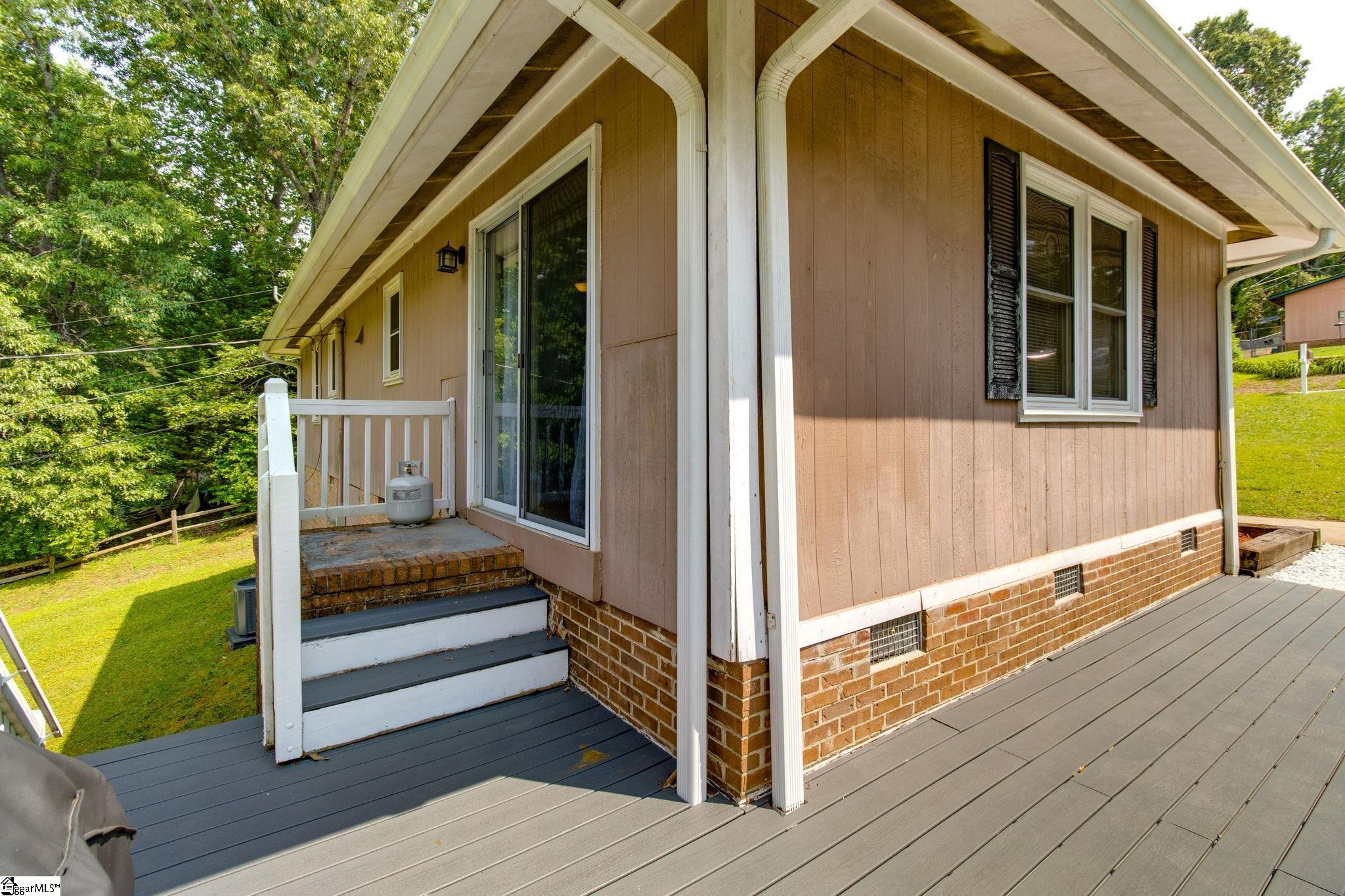 309 Jamestown Road Easley, SC 29640 - Photo 25 of 36