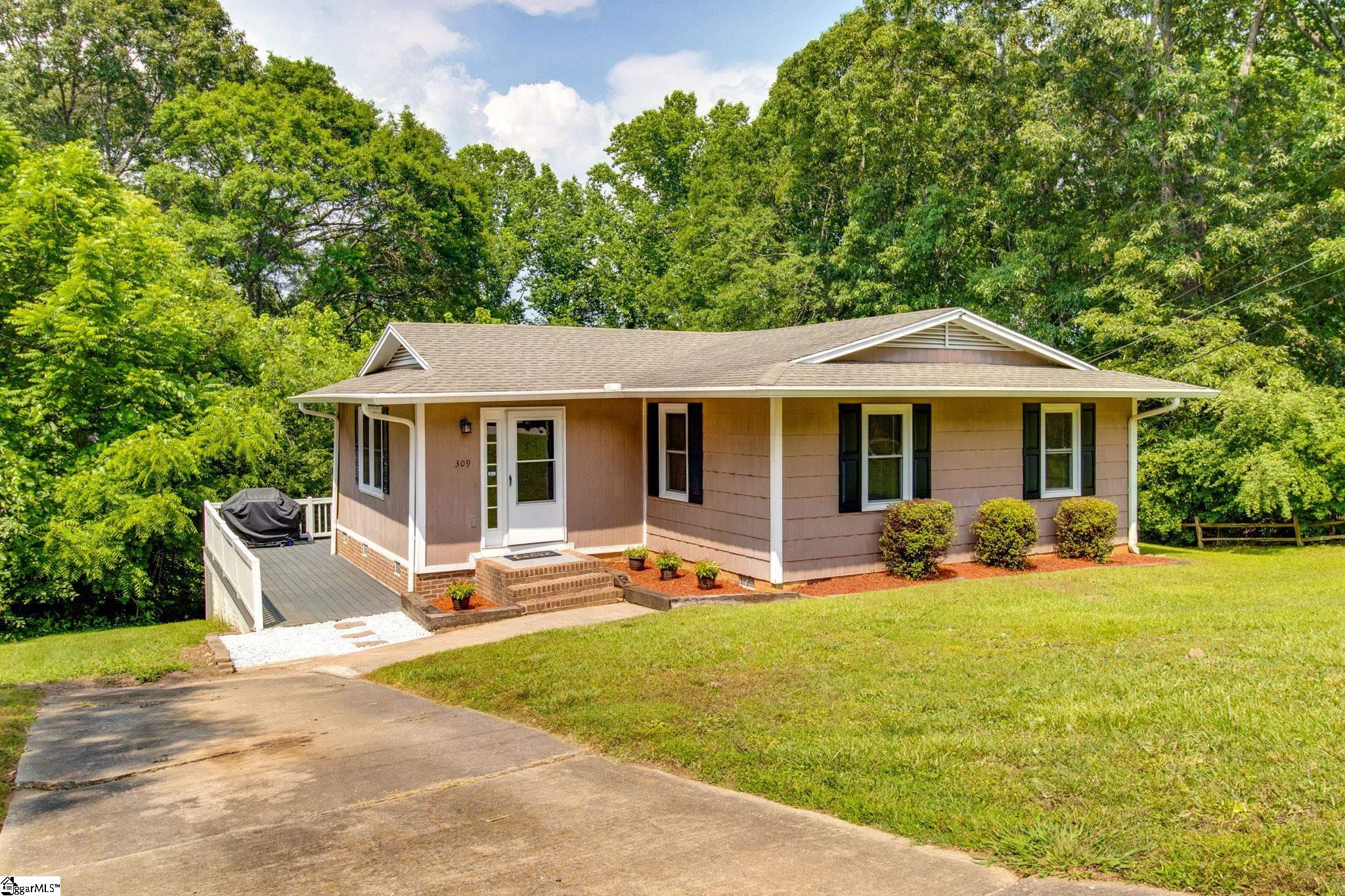 309 Jamestown Road Easley, SC 29640 - Photo 3 of 36