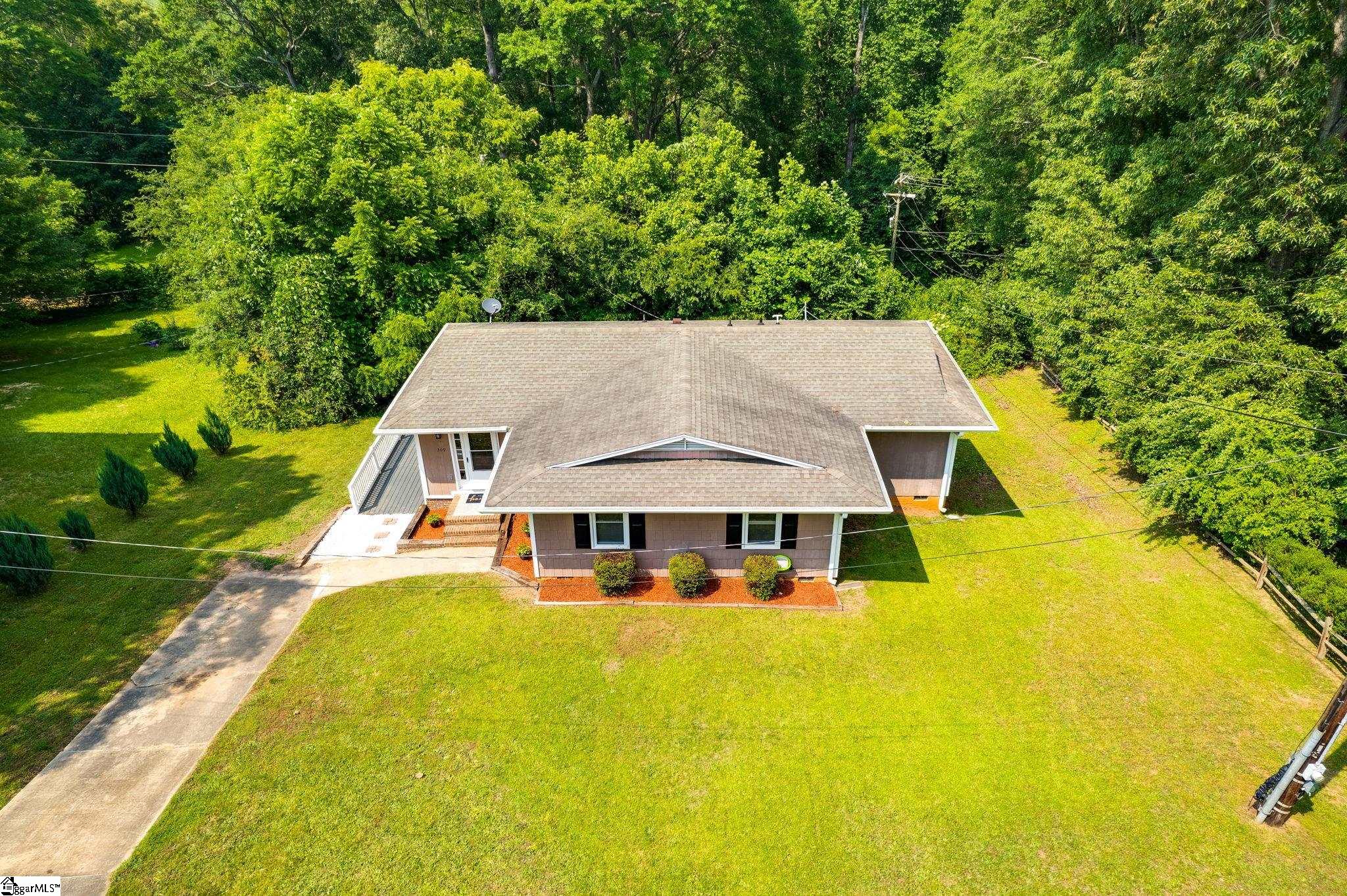 309 Jamestown Road Easley, SC 29640 - Photo 31 of 36