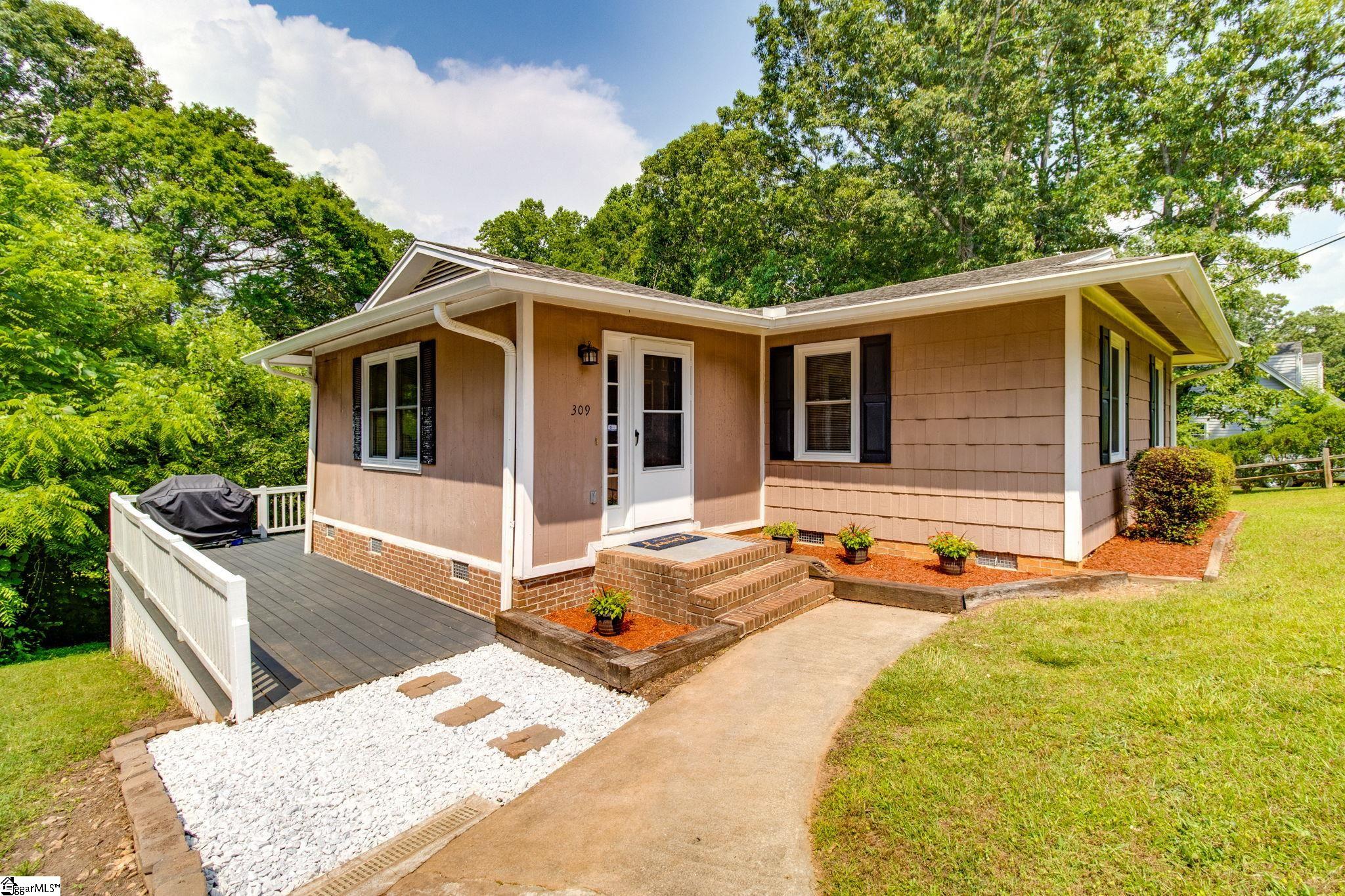 309 Jamestown Road Easley, SC 29640 - Photo 4 of 36