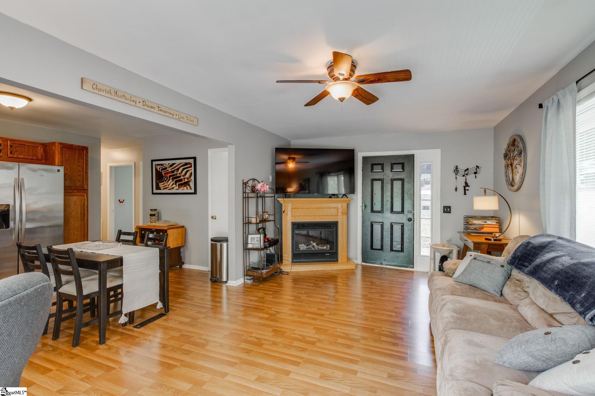 309 Jamestown Road Easley, SC 29640 - Photo 8 of 36