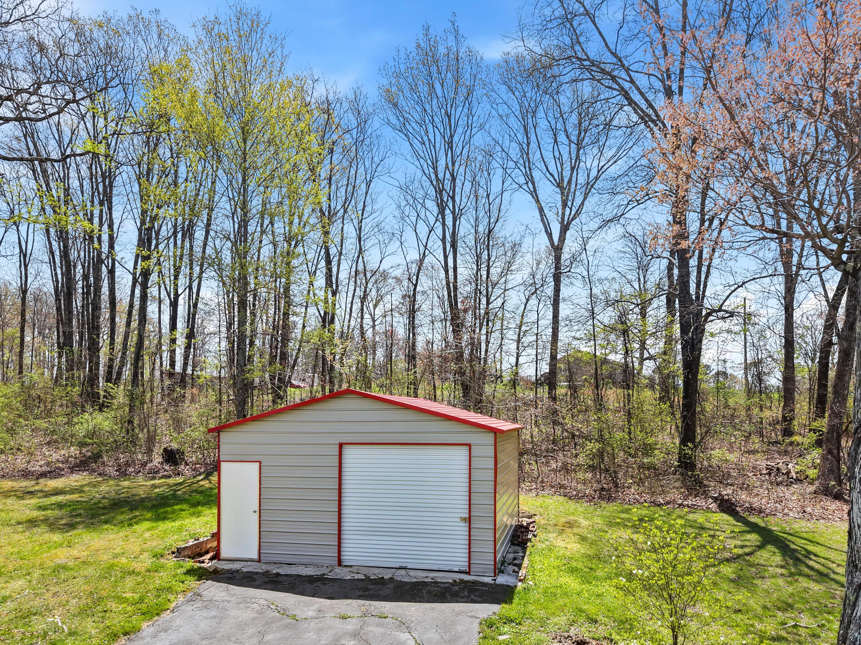 325 Pocket Road Whitwell, TN 37397 - Photo 41 of 58 20X20 WORKSHOP