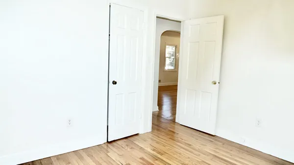 $3,000 | 1926 North Underwood Street, Arlington, VA 22205