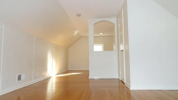 $3,000 | 1926 North Underwood Street, Arlington, VA 22205
